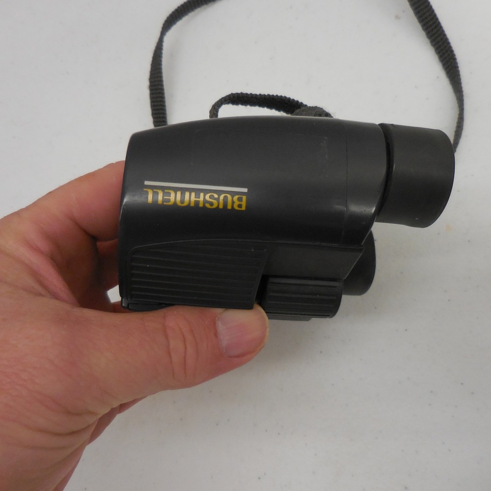 Bushnell 8x23 Compact Binoculars Black 13-8230 with Case 365FT at 1000YDS - Picture 7 of 8